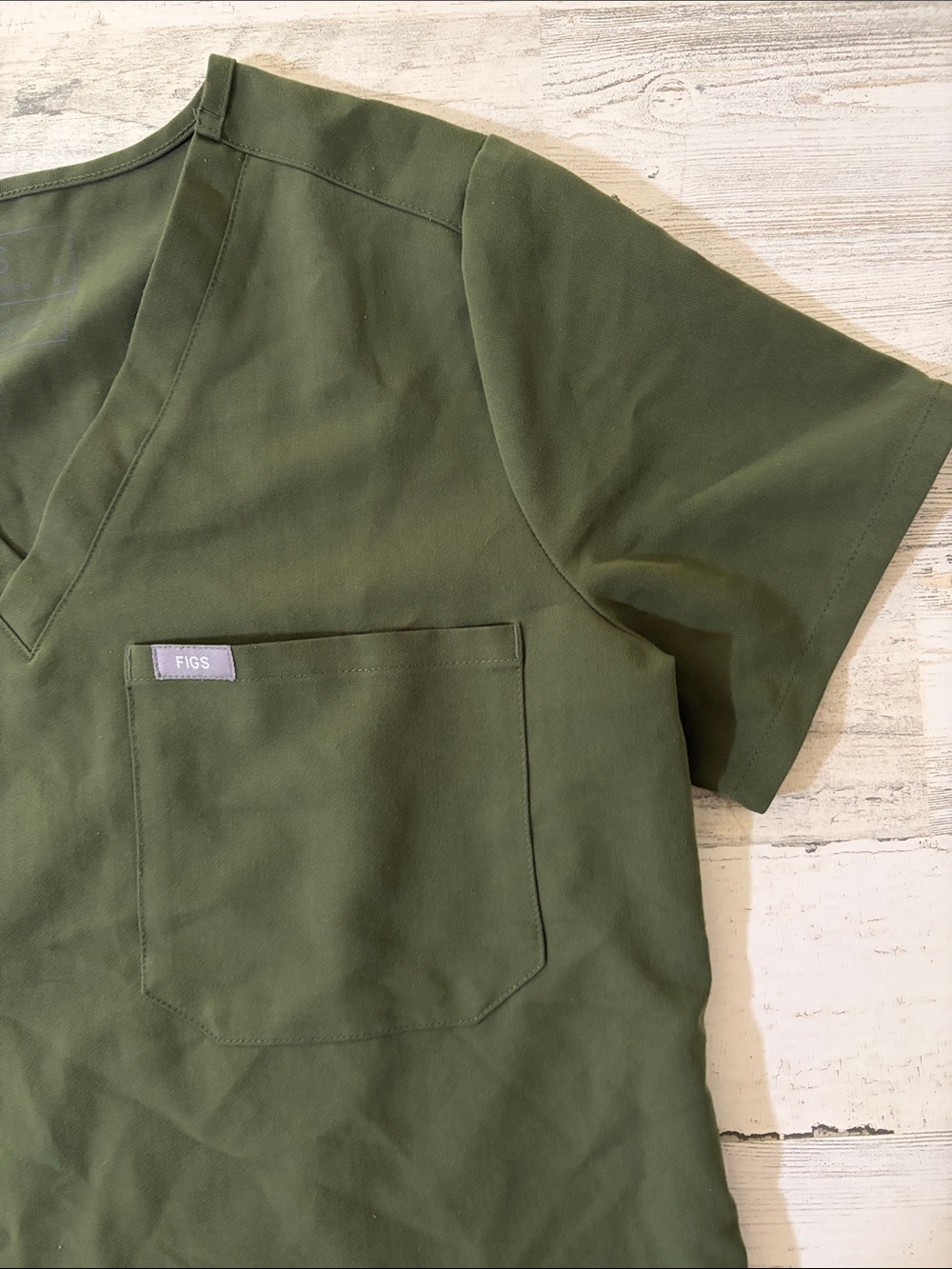 FIGS Olive Green V-Neck Short Sleeve Scrub Top - Picture 2 of 8